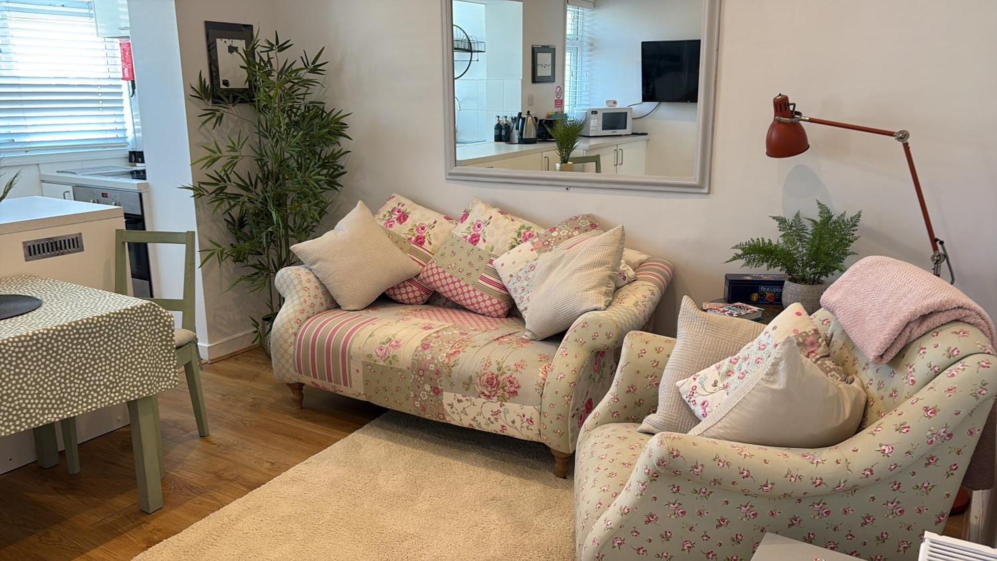 Flat In The Heart Of Leigh On Sea Less Than 2 Miles From The Beach Southend-on-Sea Exterior photo